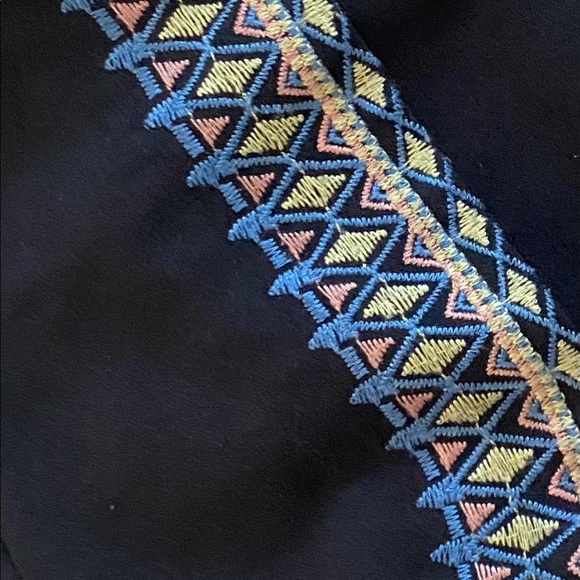 JOA Los Angeles Embroidered Boho Shorts - Picture 4 of 7